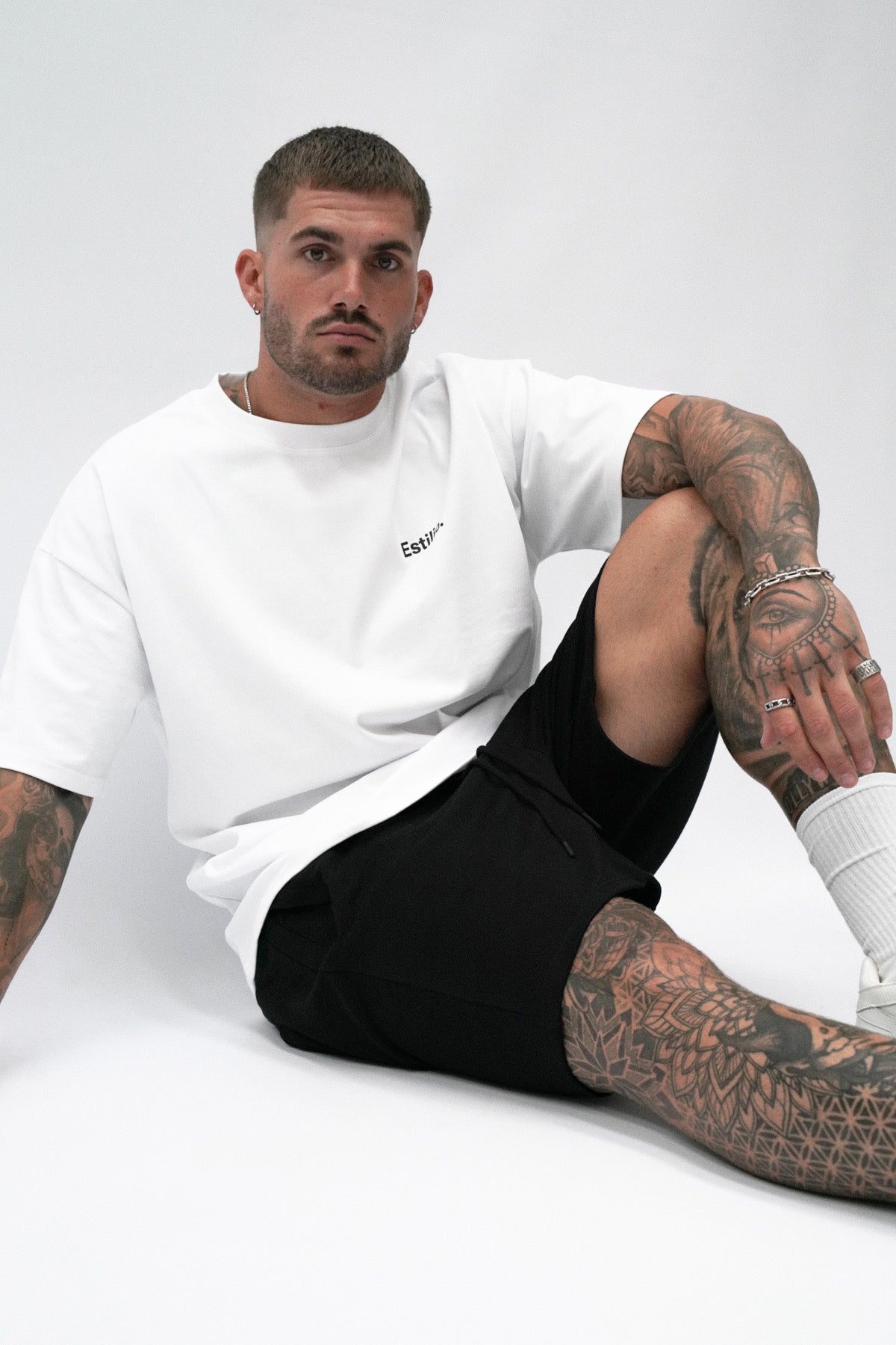 Essence Shorts - Black